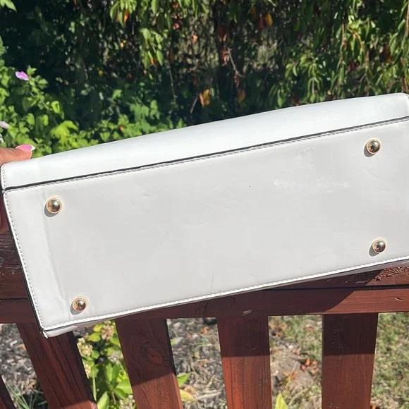 White Quilted Tote Bag - Picture 3 of 4